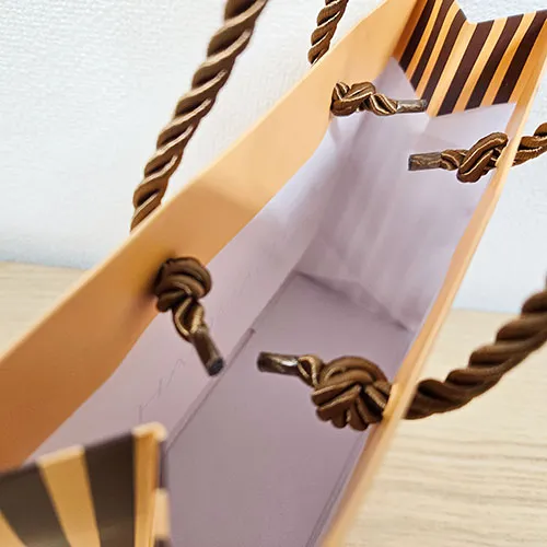 紙袋,オリジナル紙袋,コート紙,ベタ印刷,浮き出し